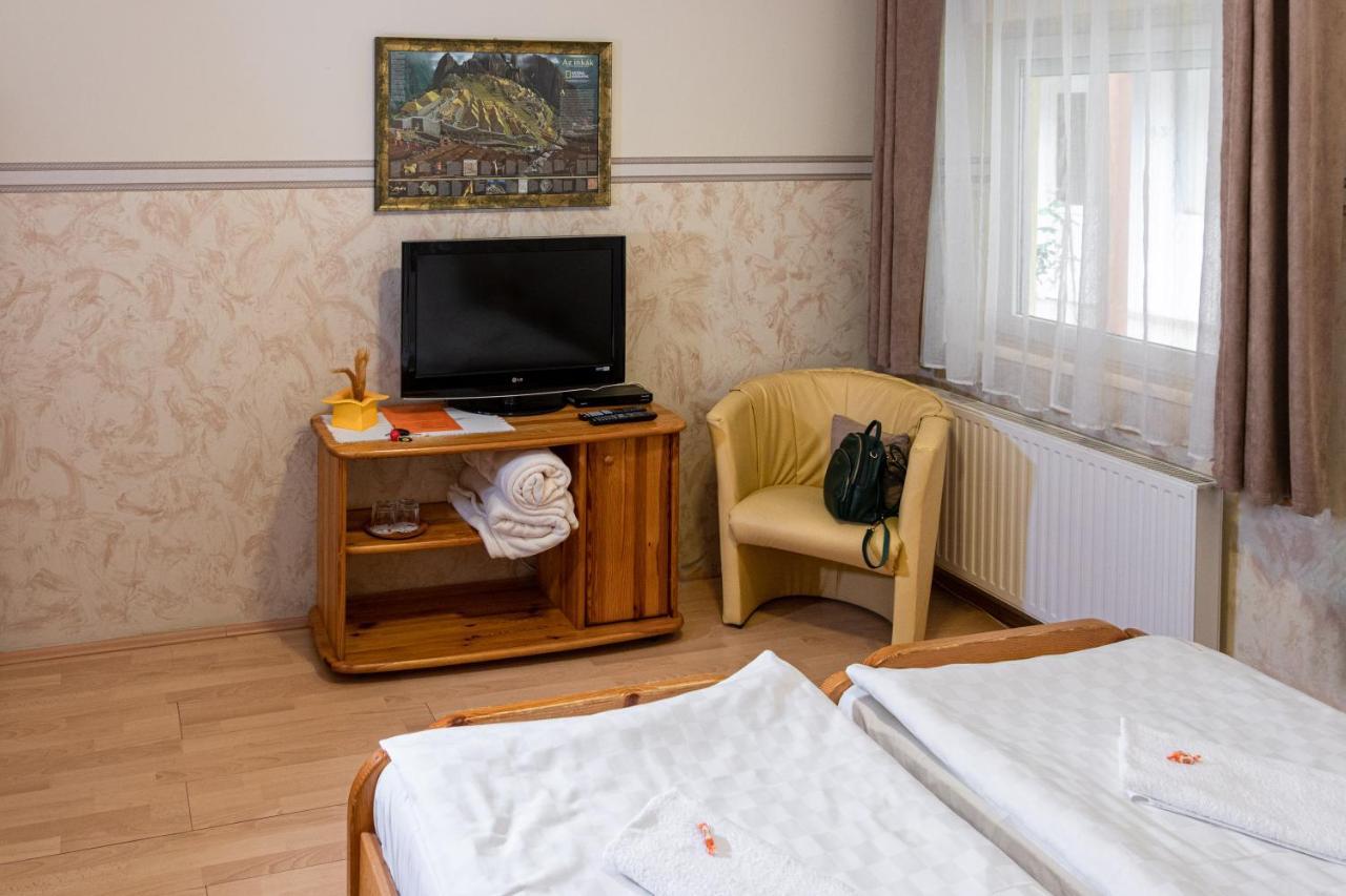 Hotel Zeta Ленти Екстериор снимка