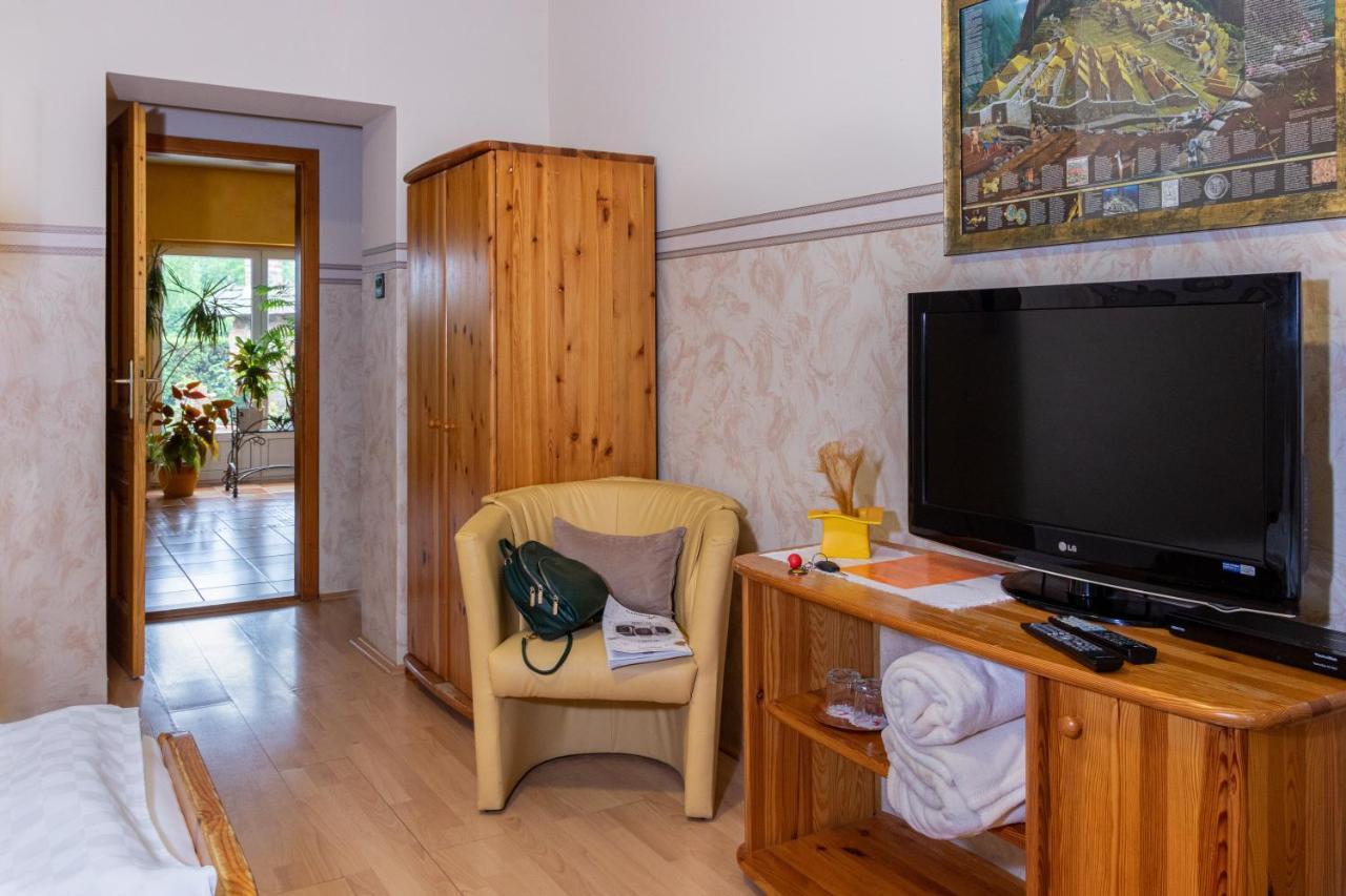 Hotel Zeta Ленти Екстериор снимка