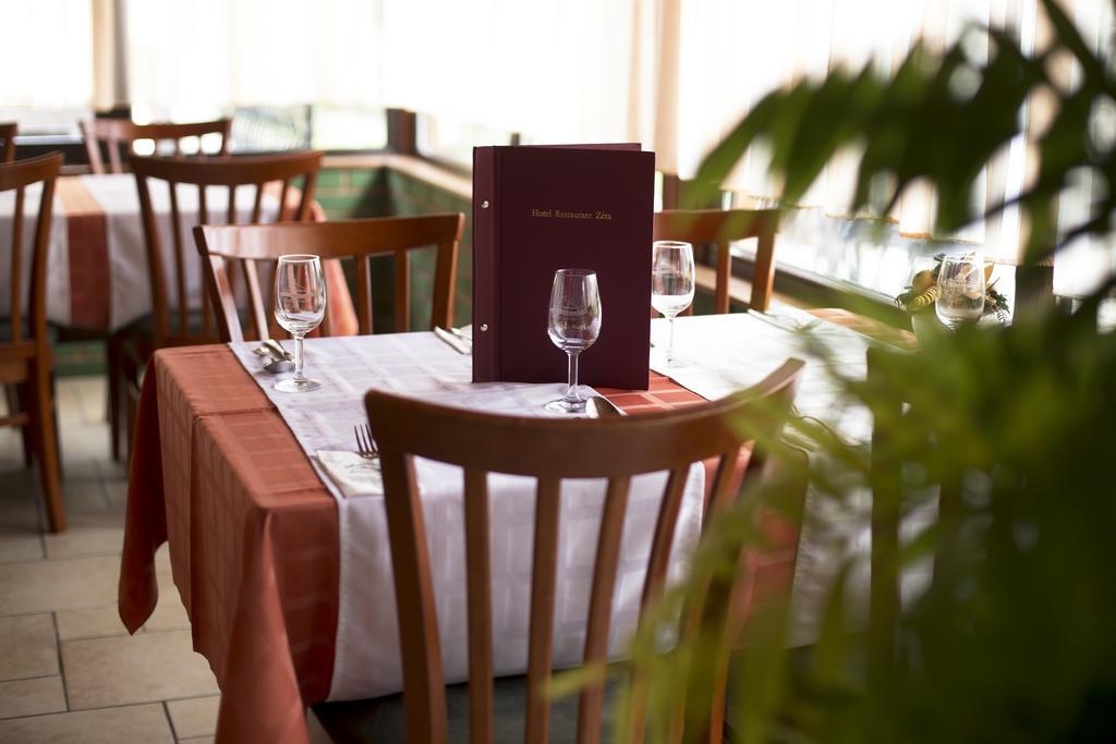 Hotel Zeta Ленти Екстериор снимка
