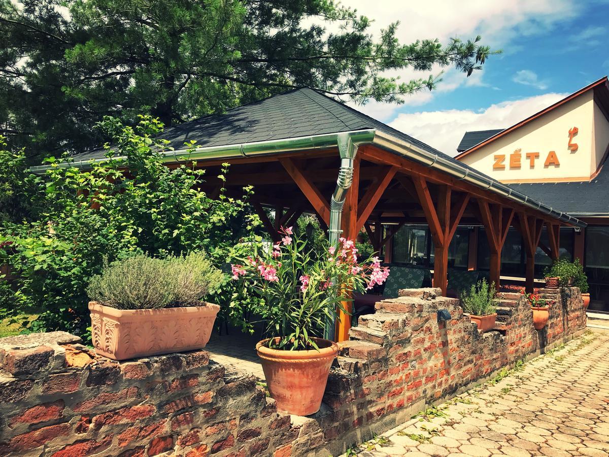 Hotel Zeta Ленти Екстериор снимка